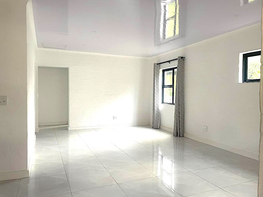 To Let 2 Bedroom Property for Rent in Crofters Valley Western Cape